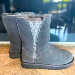 Ugg classic Zip sequin boot size 6